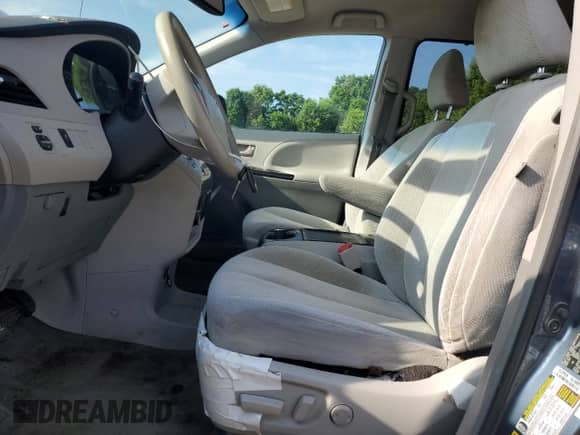 2014 Toyota Sienna LE with VIN 5TDJK3DC0ES090016, listed as a Copart auction lot 62645005 with 224,299 mi miles and Clean title. Bid and sale history available at DreamBid. Image 7.