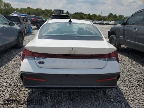 2025 Hyundai Elantra SE with VIN KMHLL4DG4SU034145, listed as a Copart auction lot 69187235 with 1,136 mi miles and Salvage title. Bid and sale history available at DreamBid. Image 6.