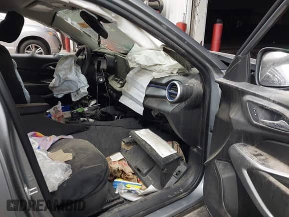2025 Chevrolet Trax LS с VIN KL77LFEP5SC278941, выставлен на аукционе IAAI как лот 43162713 с пробегом Не указан миль и . История ставок и продаж доступна на DreamBid. Изображение 5.