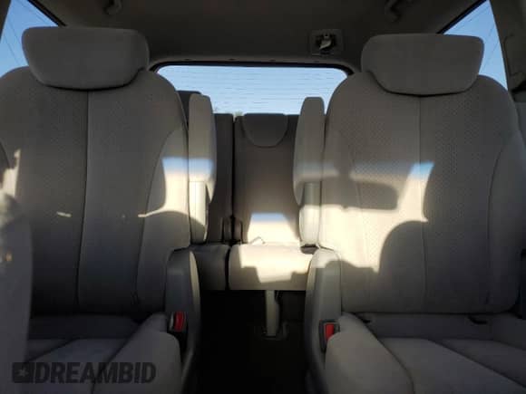 2008 Hyundai Entourage GLS с VIN KNDMC233386052970, выставлен на аукционе Copart как лот 79975424 с пробегом 217 836 миль миль и Списание • Salvage title. История ставок и продаж доступна на DreamBid. Изображение 10.