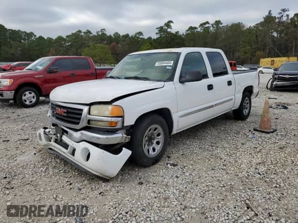 2006 GMC Sierra 1500 SLE2 with VIN 2GTEC13T761136390, listed as a Copart auction lot 85694404 with 357,349 mi miles and Salvage title. Bid and sale history available at DreamBid. Image 1.