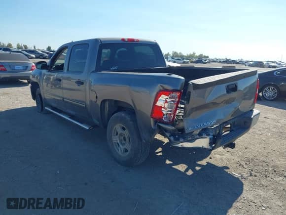 2012 Chevrolet Silverado 1500 LS z VIN 3GCPCREA2CG304751, wystawiony jako IAAI lot #43454086 z przebiegiem 201 223 mil mil oraz . Historia ofert i sprzedaży dostępna na DreamBid. Obrazek 3.