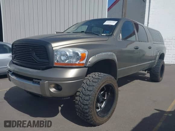2006 Dodge 3500 Laramie with VIN 3D7LX39C86G172911, listed as a IAAI auction lot 41982565 with Not provided miles and . Bid and sale history available at DreamBid. Image 2.