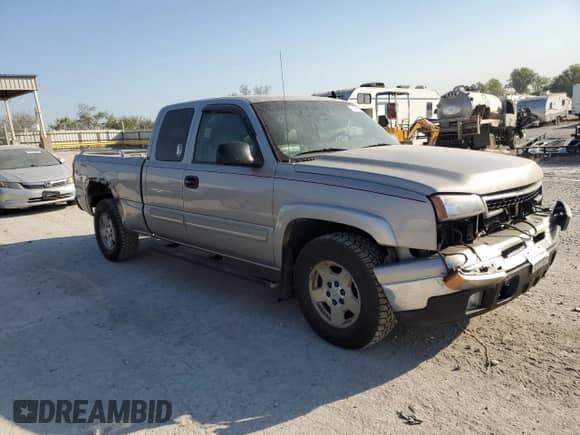 2006 Chevrolet Silverado 1500 Work Truck with VIN 1GCEK19Z46Z108522, listed as a Copart auction lot 75164264 with 182,601 mi miles and Salvage title. Bid and sale history available at DreamBid. Image 4.