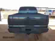 2003 GMC Sierra 1500 SLE z VIN 2GTEC19V831300489, wystawiony jako Copart lot #82320705 z przebiegiem 146 528 mil mil oraz Szkoda całkowita • Salvage title. Historia ofert i sprzedaży dostępna na DreamBid. Obrazek 6.