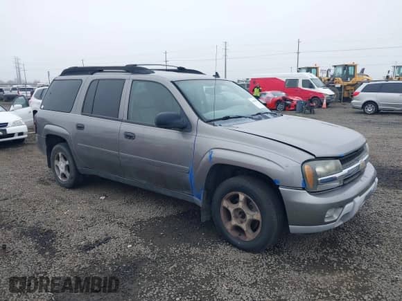 2006 Chevrolet TrailBlazer LS z VIN 1GNET16SX66171007, wystawiony jako IAAI lot #43469858 z przebiegiem 214 423 mil mil oraz . Historia ofert i sprzedaży dostępna na DreamBid. Obrazek 1.