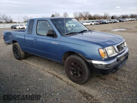 1999 Nissan Frontier XE z VIN 1N6DD26S2XC337625, wystawiony jako Copart lot #45607125 z przebiegiem 312 502 mil mil oraz Nie do naprawy • Non repairable. Historia ofert i sprzedaży dostępna na DreamBid. Obrazek 4.