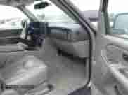 2005 Chevrolet Suburban LT with VIN 3GNEC16Z05G278514, listed as a IAAI auction lot 42037219 with 229,903 mi miles and . Bid and sale history available at DreamBid. Image 5.