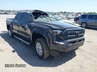 2025 Toyota Tacoma SR with VIN 3TMLB5JN7SM097387, listed as a IAAI auction lot 42880411 with 1,450 mi miles and . Bid and sale history available at DreamBid. Image 1.