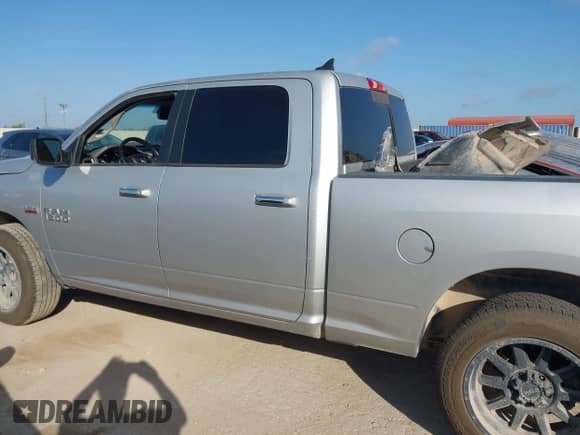 2018 Ram 1500 Big Horn с VIN 1C6RR6TT6JS168129, выставлен на аукционе IAAI как лот 42925799 с пробегом 150 862 миль миль и . История ставок и продаж доступна на DreamBid. Изображение 15.