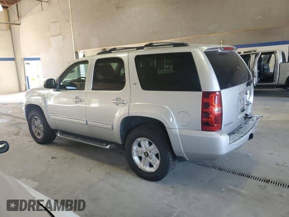 2010 Chevrolet Tahoe LT с VIN 1GNUKBE01AR227010, выставлен на аукционе Copart как лот 84728725 с пробегом 226 901 миль миль и Списание • Salvage title. История ставок и продаж доступна на DreamBid. Изображение 2.