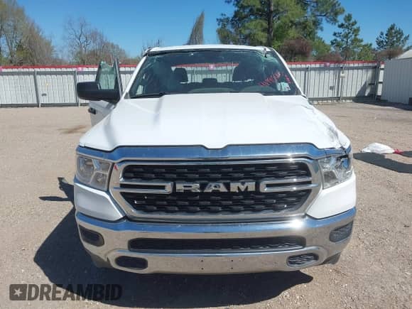 2024 Ram 1500 Big Horn z VIN 1C6RRFFG9RN110878, wystawiony jako IAAI lot #41785180 z przebiegiem 30 266 mil mil oraz . Historia ofert i sprzedaży dostępna na DreamBid. Obrazek 13.