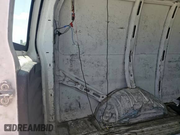 2014 Chevrolet Express Cargo с VIN 1GCZGTBG1E1115142, выставлен на аукционе Copart как лот 61744635 с пробегом 192 407 миль миль и Чистый • Clean title. История ставок и продаж доступна на DreamBid. Изображение 11.