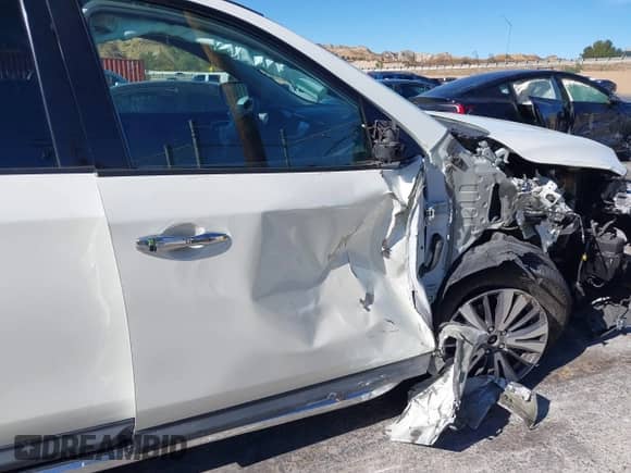 2018 Nissan Pathfinder S with VIN 5N1DR2MN9JC610306, listed as a IAAI auction lot 41163725 with Not provided miles and . Bid and sale history available at DreamBid. Image 17.