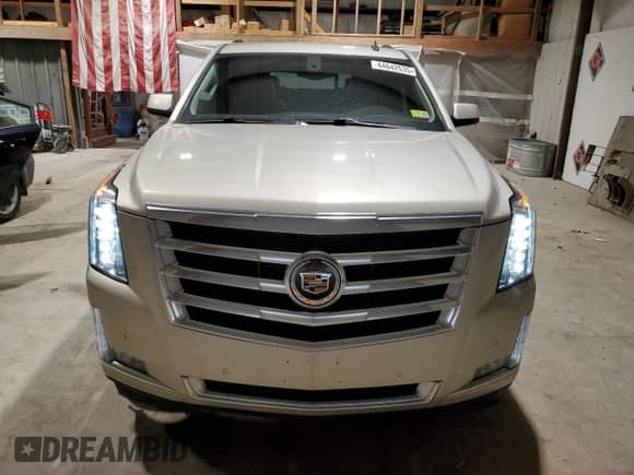 2015 Cadillac Escalade z VIN 1GYS4AKJ1FR100437, wystawiony jako Copart lot #44642635 z przebiegiem 51 581 mil mil oraz Czysty tytuł • Clean title. Historia ofert i sprzedaży dostępna na DreamBid. Obrazek 5.