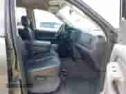 2003 Dodge 2500 ST z VIN 3D7KA28623G804249, wystawiony jako IAAI lot #42717996 z przebiegiem 194 557 mil mil oraz . Historia ofert i sprzedaży dostępna na DreamBid. Obrazek 5.