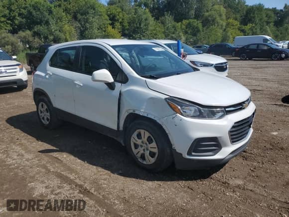 2018 Chevrolet Trax LS z VIN 3GNCJKSB4JL409599, wystawiony jako Copart lot #71651735 z przebiegiem 115 507 mil mil oraz Czysty tytuł • Clean title. Historia ofert i sprzedaży dostępna na DreamBid. Obrazek 4.
