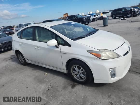 2010 Toyota Prius II z VIN JTDKN3DU7A0037993, wystawiony jako Copart lot #86872405 z przebiegiem Nie podano mil oraz Szkoda całkowita • Salvage title. Historia ofert i sprzedaży dostępna na DreamBid. Obrazek 4.