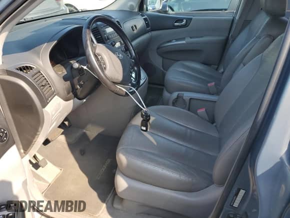 2007 Hyundai Entourage GLS z VIN KNDMC233076038653, wystawiony jako Copart lot #66976055 z przebiegiem 217 248 mil mil oraz Szkoda całkowita • Salvage title. Historia ofert i sprzedaży dostępna na DreamBid. Obrazek 7.