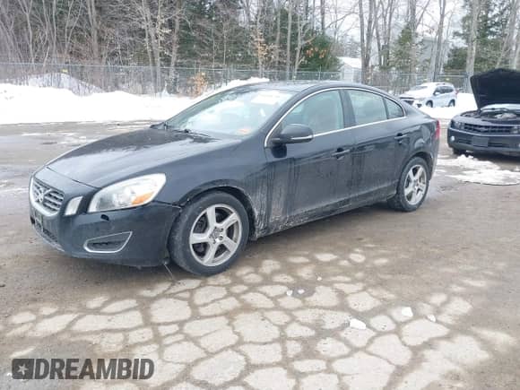 2013 Volvo S60 T5 с VIN YV1612FHXD2178065, выставлен на аукционе IAAI как лот 41658739 с пробегом 207 768 миль миль и . История ставок и продаж доступна на DreamBid. Изображение 2.