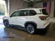 2025 Subaru Forester Premium z VIN JF2SLDDC7SH475050, wystawiony jako Copart lot #80827685 z przebiegiem 14 903 mil mil oraz Szkoda całkowita • Salvage title. Historia ofert i sprzedaży dostępna na DreamBid. Obrazek 2.
