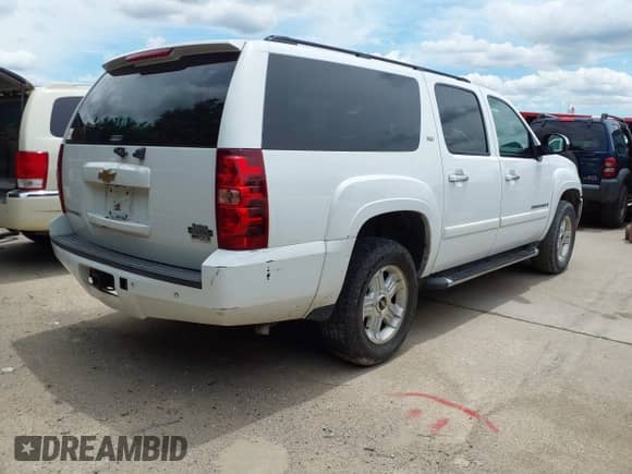 2008 Chevrolet Suburban LTZ with VIN 3GNFK16378G138399, listed as a IAAI auction lot 42224018 with 161,196 mi miles and . Bid and sale history available at DreamBid. Image 4.