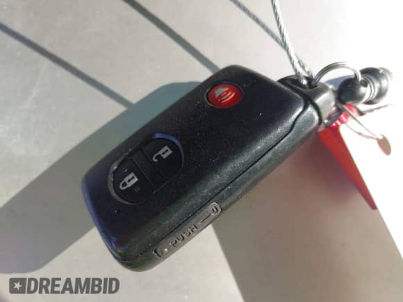 2015 Toyota Prius Two z VIN JTDZN3EU8FJ037967, wystawiony jako IAAI lot #42907014 z przebiegiem 150 525 mil mil oraz . Historia ofert i sprzedaży dostępna na DreamBid. Obrazek 11.