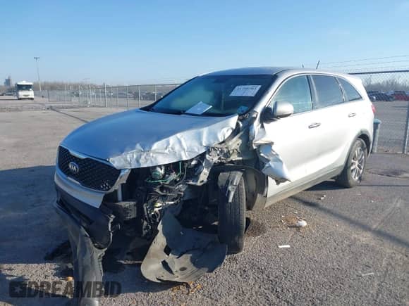 2018 Kia Sorento LX with VIN 5XYPG4A38JG423124, listed as a IAAI auction lot 41759783 with 87,754 mi miles and . Bid and sale history available at DreamBid. Image 2.