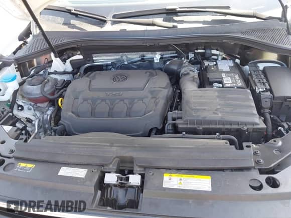 2024 Volkswagen Tiguan SE R-Line Black с VIN 3VVCB7AX7RM085619, выставлен на аукционе IAAI как лот 42325566 с пробегом 10 615 миль миль и . История ставок и продаж доступна на DreamBid. Изображение 10.