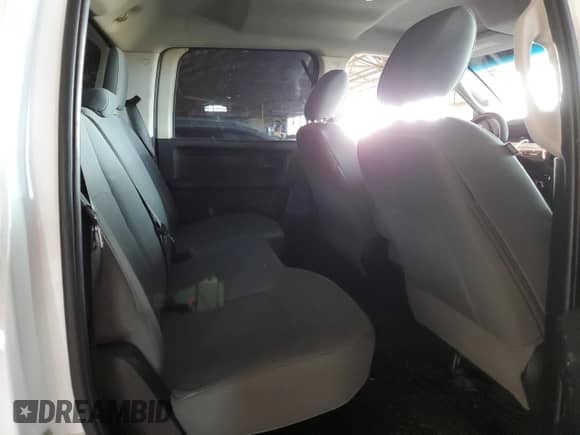 2018 Ram 1500 Tradesman z VIN 1C6RR6KGXJS219491, wystawiony jako Copart lot #52093895 z przebiegiem 212 925 mil mil oraz Szkoda całkowita • Salvage title. Historia ofert i sprzedaży dostępna na DreamBid. Obrazek 10.