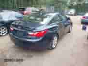 2012 Hyundai Sonata SE с VIN 5NPEC4AC5CH456242, выставлен на аукционе IAAI как лот 43050524 с пробегом 126 560 миль миль и . История ставок и продаж доступна на DreamBid. Изображение 4.