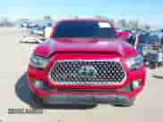 2021 Toyota Tacoma SR z VIN 5TFCZ5AN0MX262902, wystawiony jako IAAI lot #43535009 z przebiegiem 70 926 mil mil oraz . Historia ofert i sprzedaży dostępna na DreamBid. Obrazek 11.