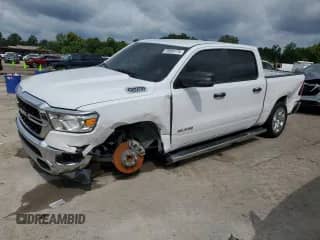 2023 Ram 1500 Big Horn z VIN 1C6RREFT6PN573744, wystawiony jako Copart lot #58809175 z przebiegiem 35 469 mil mil oraz Szkoda całkowita • Salvage title. Historia ofert i sprzedaży dostępna na DreamBid. Obrazek 1.