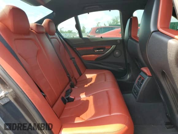 2017 BMW M3 z VIN WBS8M9C33H5G85560, wystawiony jako Copart lot #62140155 z przebiegiem 65 652 mil mil oraz Szkoda całkowita • Salvage title. Historia ofert i sprzedaży dostępna na DreamBid. Obrazek 10.