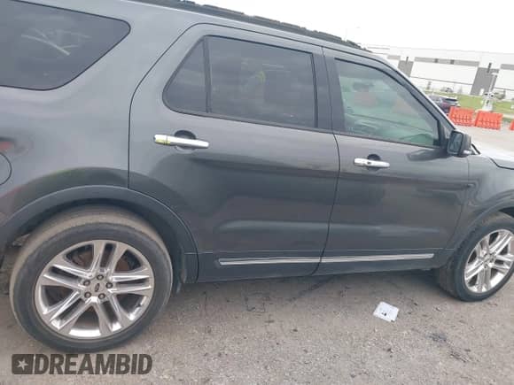 2017 Ford Explorer Limited z VIN 1FM5K7F88HGB70014, wystawiony jako IAAI lot #43334579 z przebiegiem Nie podano mil oraz . Historia ofert i sprzedaży dostępna na DreamBid. Obrazek 13.