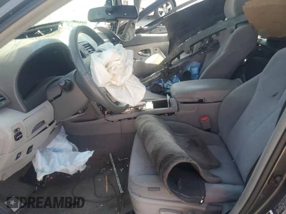 2010 Toyota Camry z VIN 4T1BB3EK6AU116999, wystawiony jako Copart lot #80714395 z przebiegiem Nie podano mil oraz Szkoda całkowita • Salvage title. Historia ofert i sprzedaży dostępna na DreamBid. Obrazek 7.