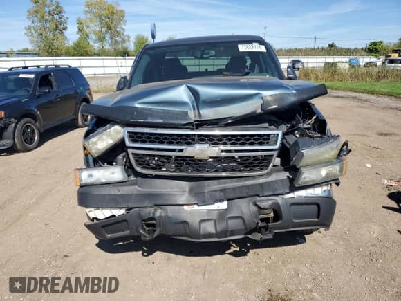 2007 Chevrolet Silverado 2500HD Work Truck с VIN 1GCHK29U97E115529, выставлен на аукционе Copart как лот 73682774 с пробегом 162 112 миль миль и Списание • Salvage title. История ставок и продаж доступна на DreamBid. Изображение 5.