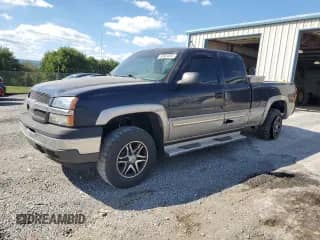 2005 Chevrolet Silverado 1500 Z71 z VIN 1GCEK19B35Z252077, wystawiony jako Copart lot #69984695 z przebiegiem 117 060 mil mil oraz Szkoda całkowita • Salvage title. Historia ofert i sprzedaży dostępna na DreamBid. Obrazek 1.