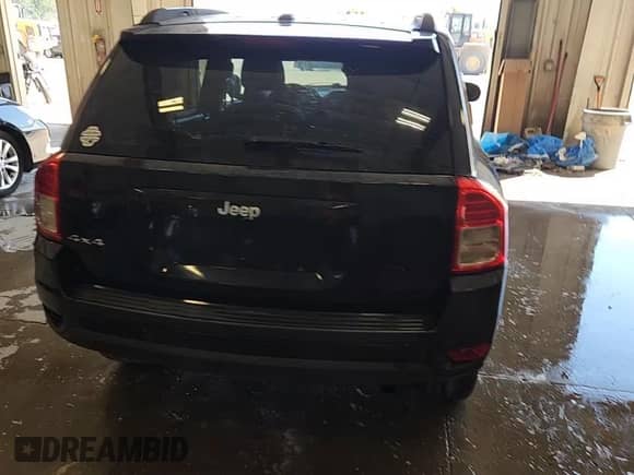 2012 Jeep Compass Sport z VIN 1C4NJDBB1CD650414, wystawiony jako Copart lot #70526645 z przebiegiem 166 386 mil mil oraz Czysty tytuł • Clean title. Historia ofert i sprzedaży dostępna na DreamBid. Obrazek 15.