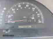 2003 Toyota Camry XLE z VIN 4T1BE30K93U233865, wystawiony jako IAAI lot #42962850 z przebiegiem 142 802 mil mil oraz . Historia ofert i sprzedaży dostępna na DreamBid. Obrazek 16.