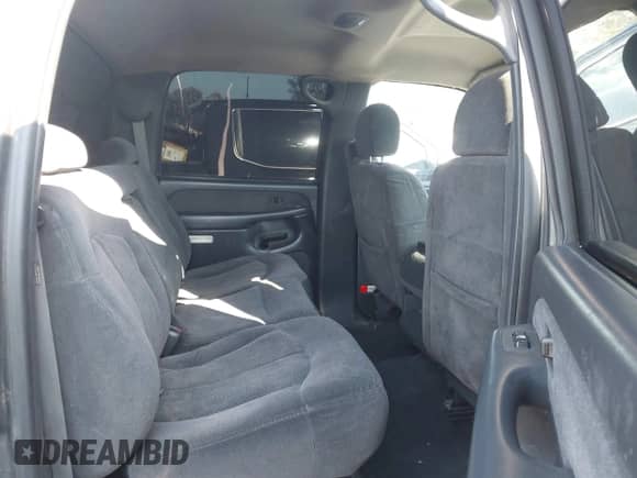 2002 Chevrolet Silverado 2500HD LS с VIN 1GCHK23UX2F143044, выставлен на аукционе IAAI как лот 43284319 с пробегом 188 232 миль миль и . История ставок и продаж доступна на DreamBid. Изображение 8.