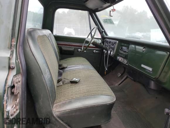 1970 Chevrolet Silverado 1500 z VIN CE2401116402, wystawiony jako Copart lot #73017844 z przebiegiem 70 120 mil mil oraz Czysty tytuł • Clean title. Historia ofert i sprzedaży dostępna na DreamBid. Obrazek 10.