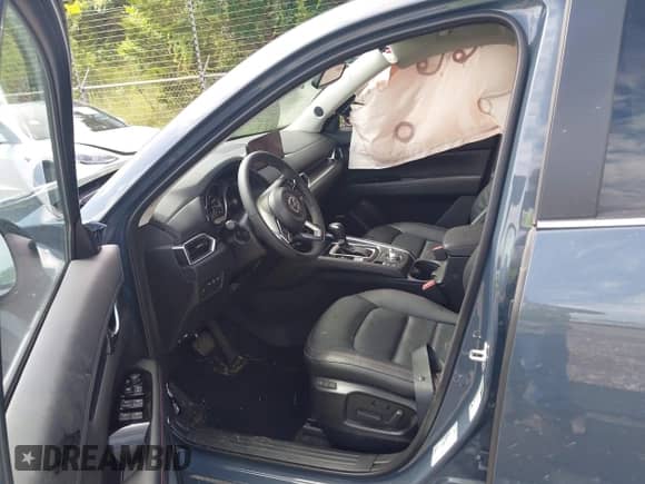 2025 Mazda CX-5 S Carbon Edition z VIN JM3KFBCM8S0646821, wystawiony jako IAAI lot #42610837 z przebiegiem Nie podano mil oraz . Historia ofert i sprzedaży dostępna na DreamBid. Obrazek 5.