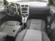 2008 Dodge Caliber SXT z VIN 1B3HB48B38D655284, wystawiony jako Copart lot #85874205 z przebiegiem 157 306 mil mil oraz Szkoda całkowita • Salvage title. Historia ofert i sprzedaży dostępna na DreamBid. Obrazek 8.