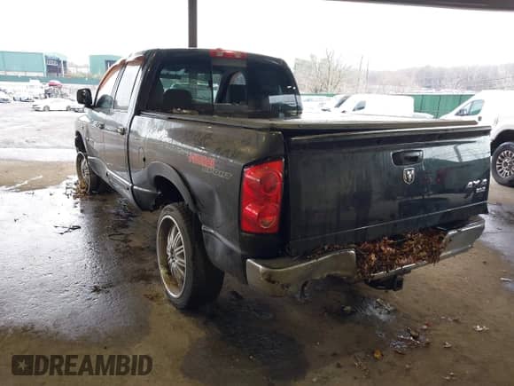 2007 Dodge 1500 SLT with VIN 1D7HU182X7S135526, listed as a IAAI auction lot 41031813 with 81,520 mi miles and . Bid and sale history available at DreamBid. Image 3.