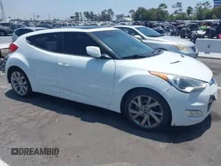 2012 Hyundai Veloster w/Black Int с VIN KMHTC6AD5CU056209, выставлен на аукционе IAAI как лот 42565571 с пробегом 137 908 миль миль и . История ставок и продаж доступна на DreamBid. Изображение 1.
