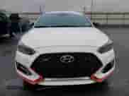 2021 Hyundai Veloster z VIN KMHT36AH5MU009878, wystawiony jako Copart lot #82228223 z przebiegiem 7 082 mil mil oraz . Historia ofert i sprzedaży dostępna na DreamBid. Obrazek 5.