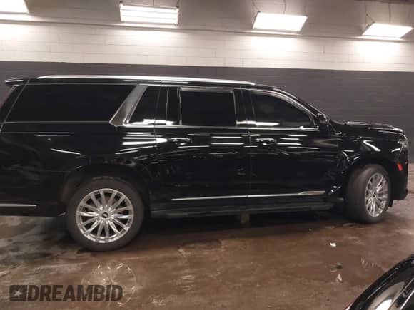 2022 Cadillac Escalade ESV Premium Luxury with VIN 1GYS4KKL2NR134764, listed as a IAAI auction lot 41532115 with 30,453 mi miles and . Bid and sale history available at DreamBid. Image 13.