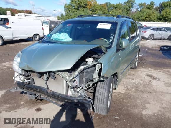 2010 Toyota Sienna XLE с VIN 5TDYK4CC3AS322446, выставлен на аукционе IAAI как лот 40596185 с пробегом Не указан миль и . История ставок и продаж доступна на DreamBid. Изображение 2.