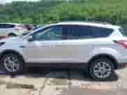 2017 Ford Escape SE с VIN 1FMCU9G98HUE25329, выставлен на аукционе IAAI как лот 42496618 с пробегом 149 370 миль миль и . История ставок и продаж доступна на DreamBid. Изображение 15.